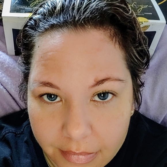 Meet your Posher, Lisa *OFFERS WELCOMED* - Picture 5 of 7